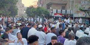 صور.. المئات يؤدون الصلاة عيد الفطر بمنطقة فيصل بالجيزة - موقع رادار