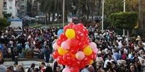 محافظ الإسكندرية يؤدى صلاة عيد الفطر ويحتفل وسط المواطنين - موقع رادار