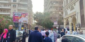 المئات يؤدون صلاة عيد الفطر المبارك بمسجد الاخشيد بالمنيل - موقع رادار