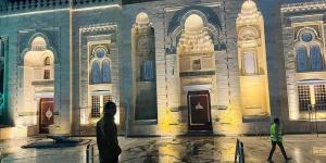 توافد المصلين لمسجد السيدة زينب لآداء صلاة عيد الفطر - موقع رادار
